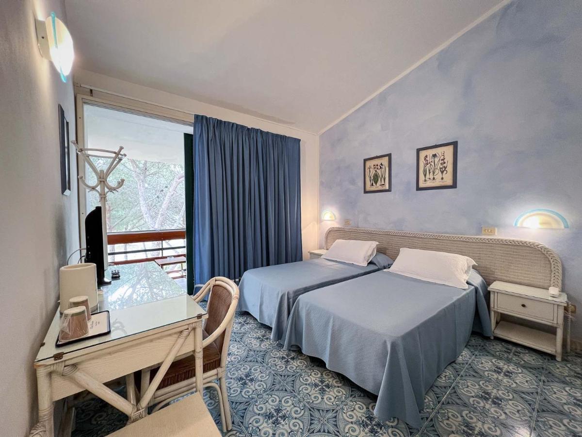 Hotel Meridiana Марина ди Кампо Екстериор снимка