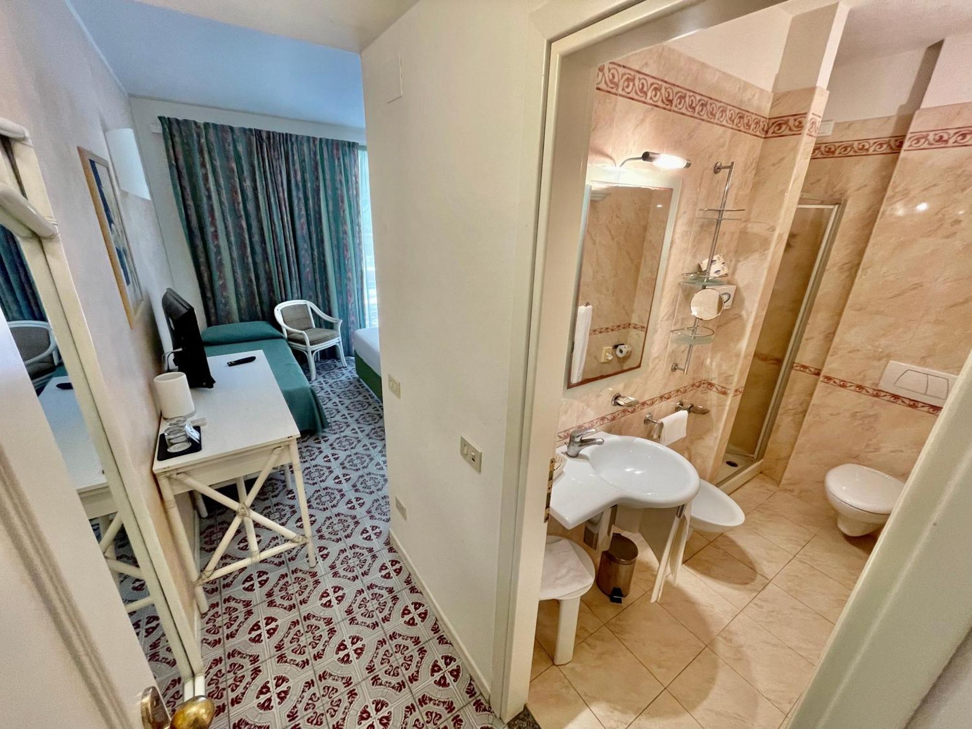 Hotel Meridiana Марина ди Кампо Стая снимка